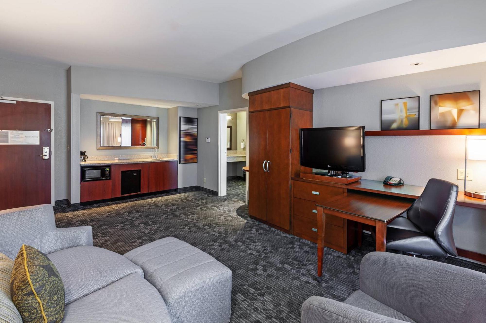 Courtyard By Marriott Tulsa Woodland Hills Ξενοδοχείο Εξωτερικό φωτογραφία