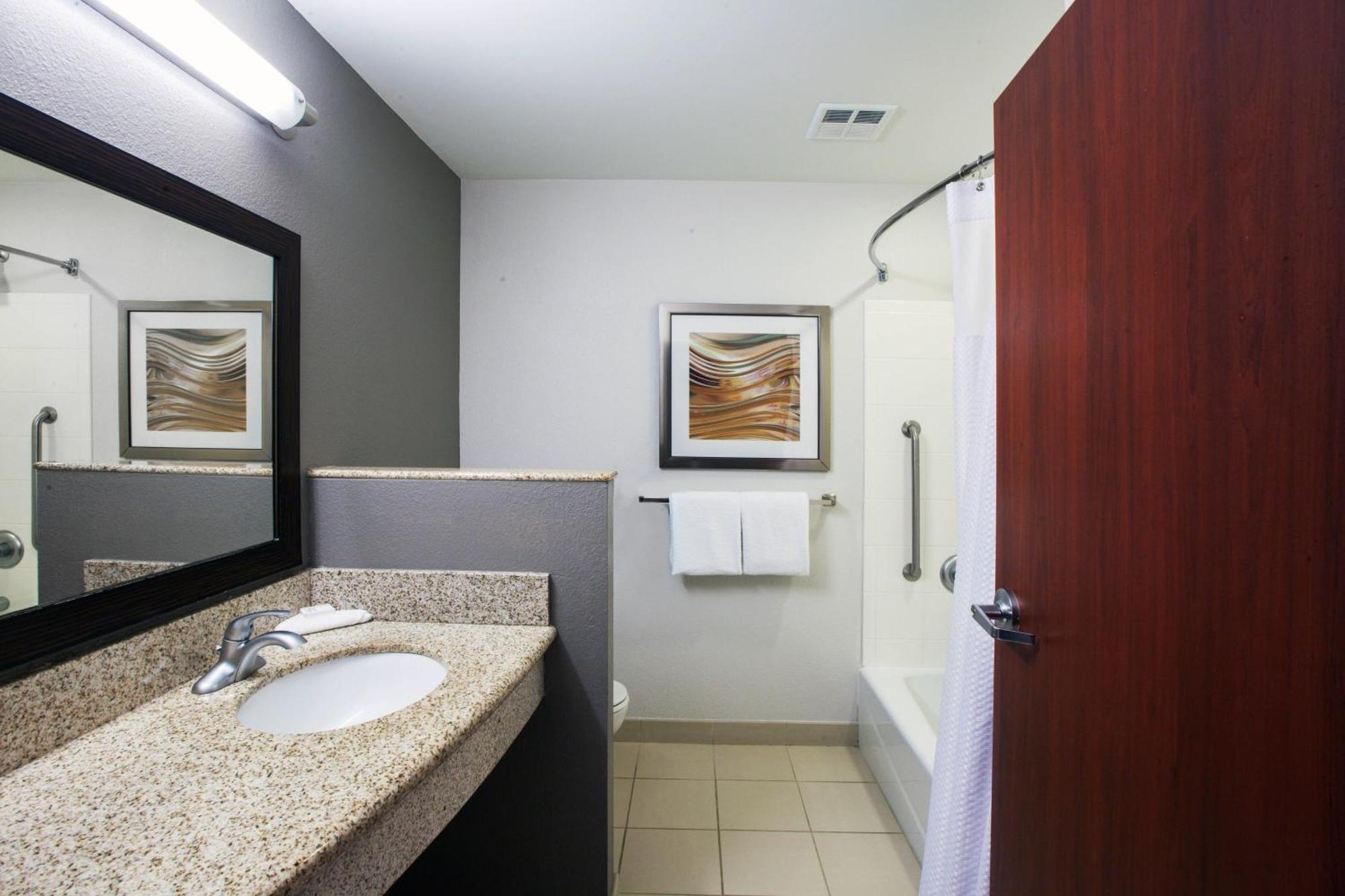 Courtyard By Marriott Tulsa Woodland Hills Ξενοδοχείο Εξωτερικό φωτογραφία