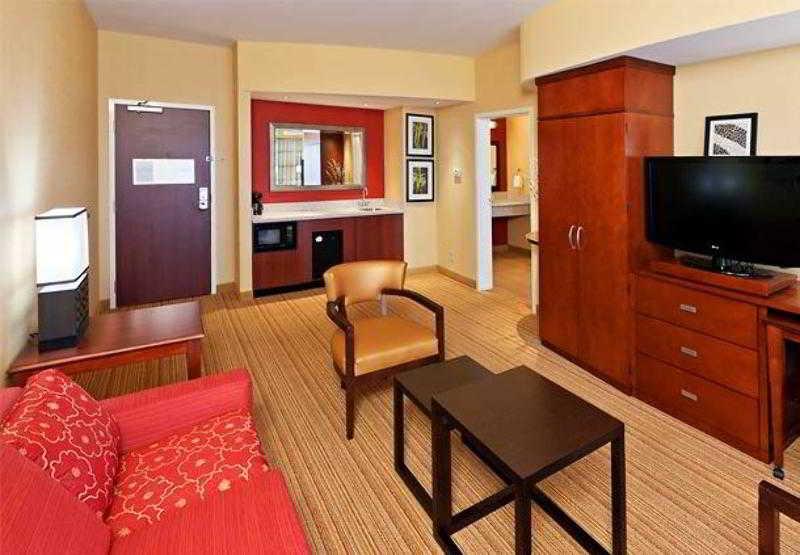 Courtyard By Marriott Tulsa Woodland Hills Ξενοδοχείο Εξωτερικό φωτογραφία