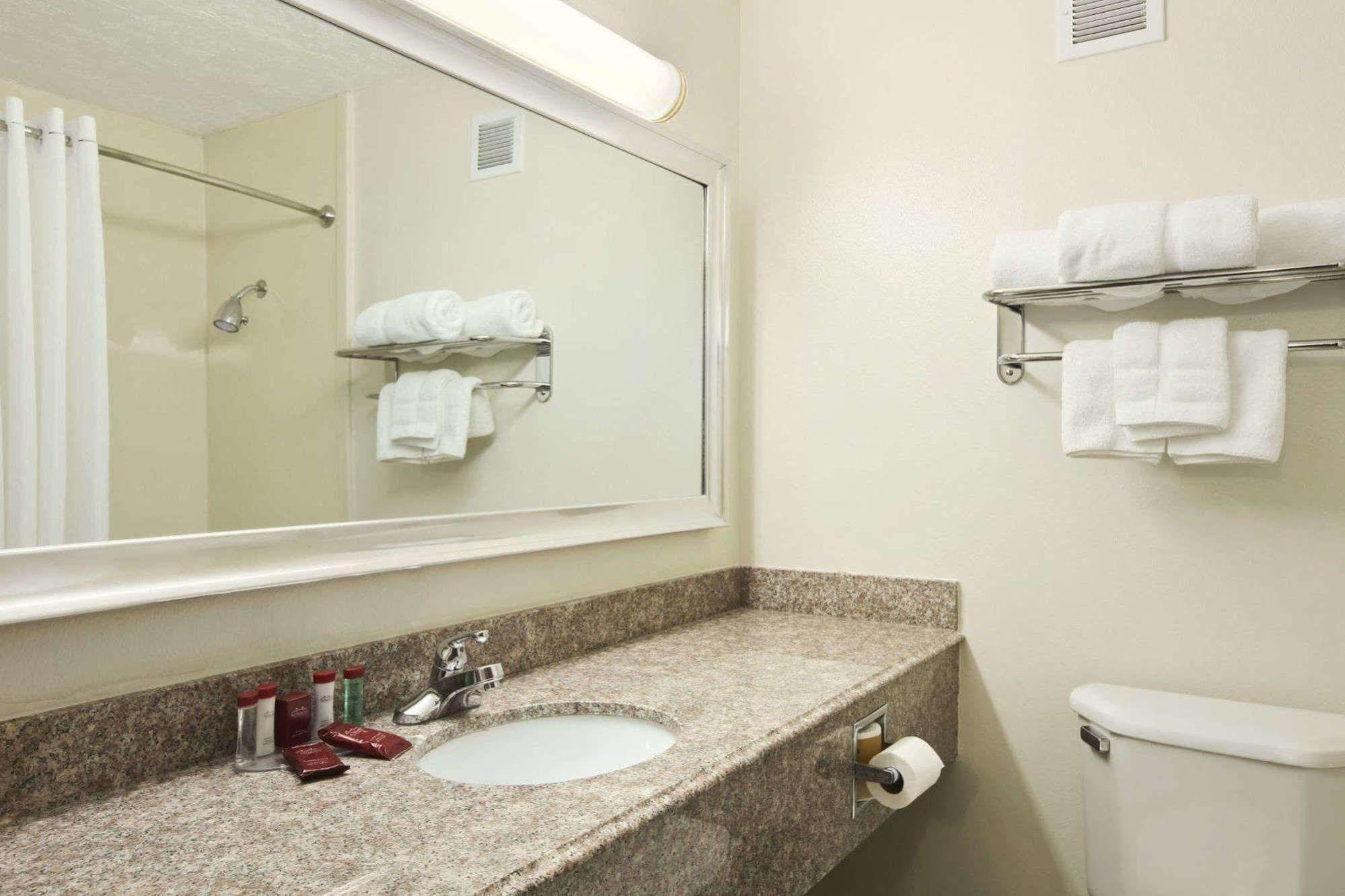 Courtyard By Marriott Tulsa Woodland Hills Ξενοδοχείο Εξωτερικό φωτογραφία